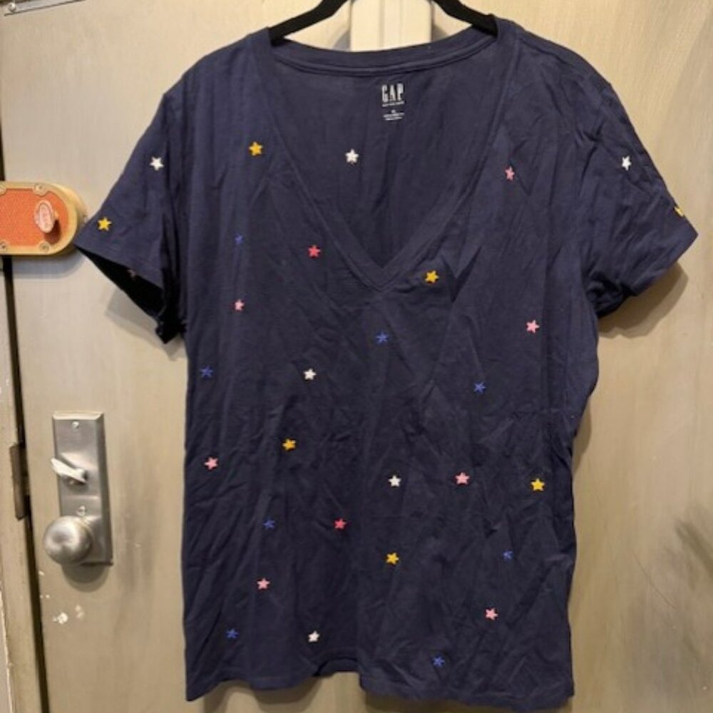 GAP Vintage Embroidered Star V-Neck T-Shirt - NWOT - Picture 11 of 16